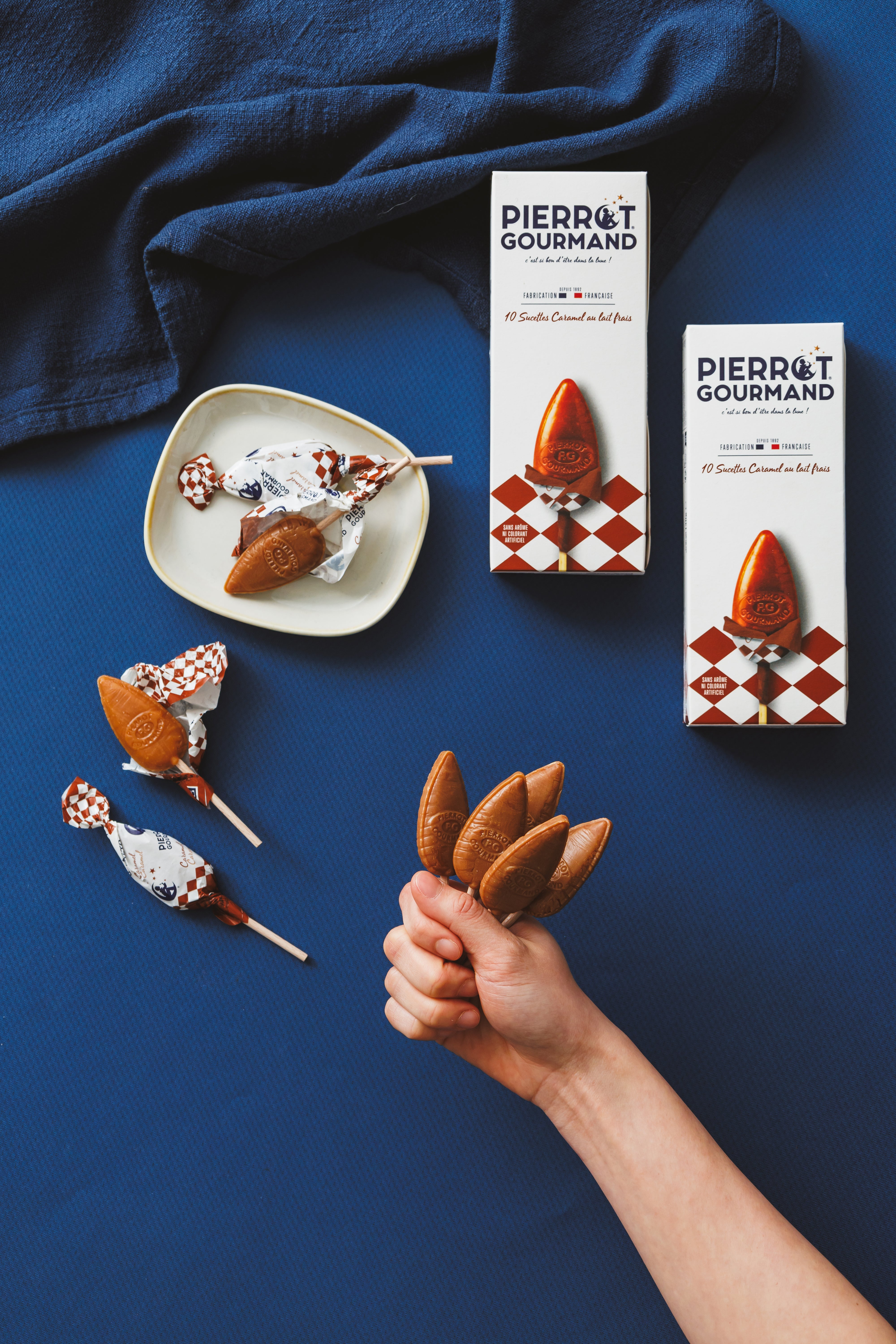 pierrot-gourmand-caramel-sucettes-2-tuis-x10-lait-frais image 2