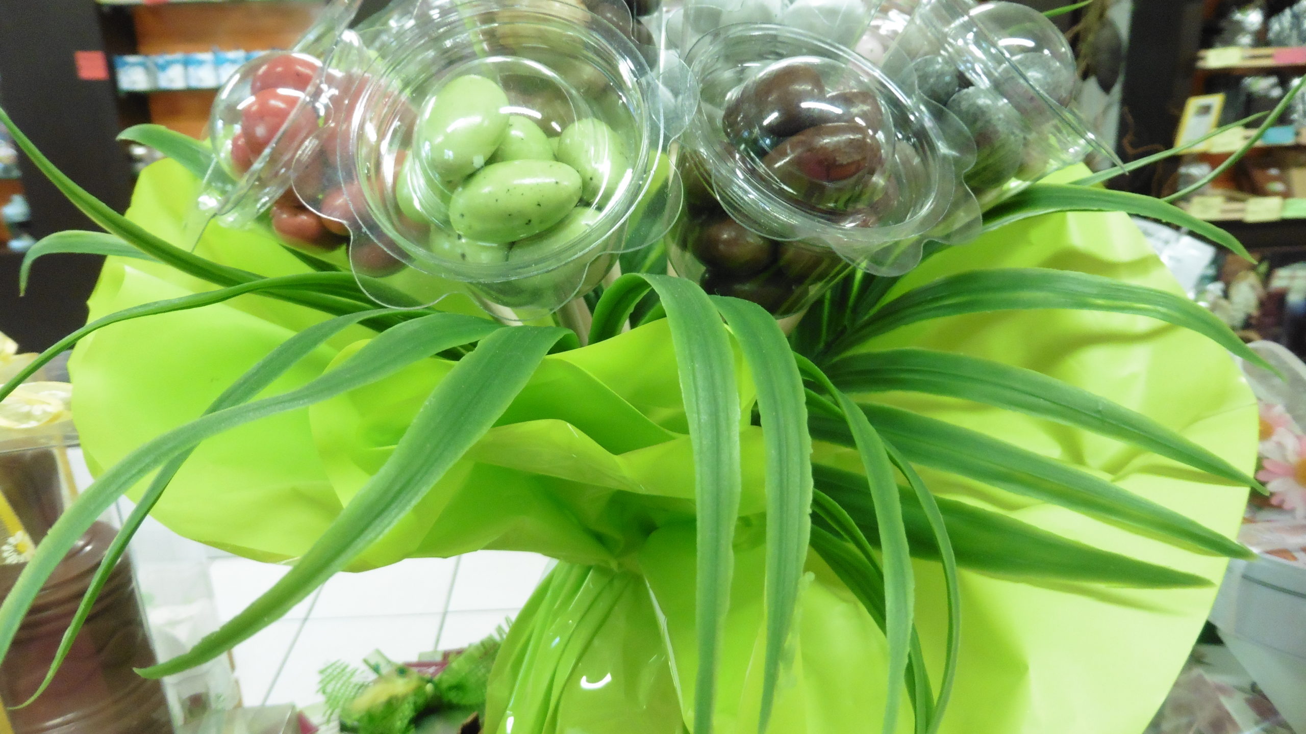 confiserie-hallard-bouquet-9-fleurs-amandes-chocolat-es-gianduja image 2