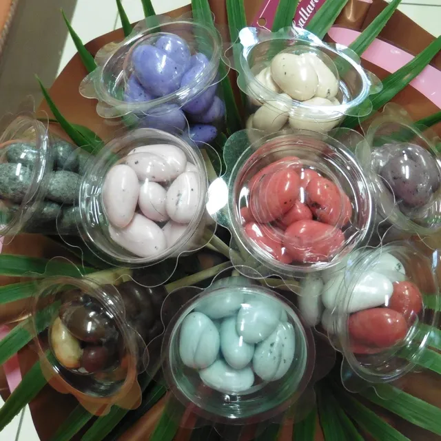 confiserie-hallard-bouquet-9-fleurs-amandes-chocolat-es-gianduja image 1