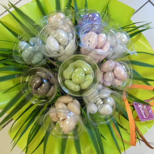 hallard-bouquets-de-friandises-11-fleurs-amandes-chocolat image 1