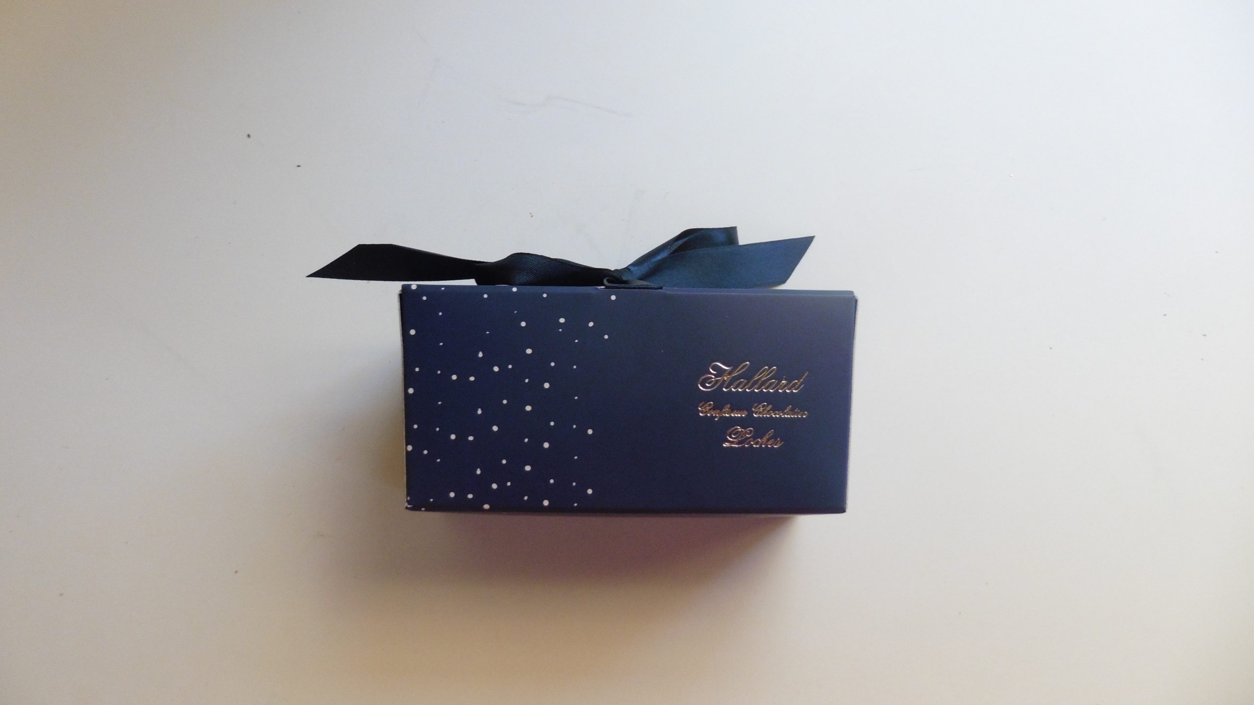 confiserie-hallard-chocolat-de-no-l-ballotin-assorti image 3